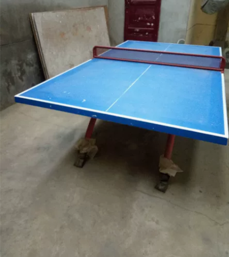 乒乓球台，钢架子的，结实耐用，新的两千多，...