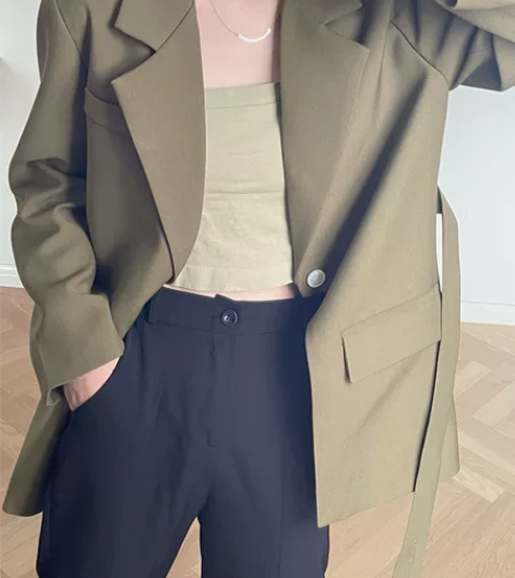 江左 不规则西装 颜色有点橄榄绿反正超级显...