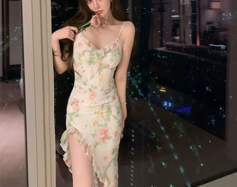 韩雨嘉气质白色吊带连衣裙女夏高级感修身荷叶...