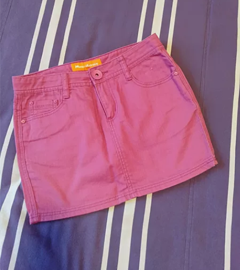 二件裙子，玫红短裙一件，美特斯邦威，腰2....