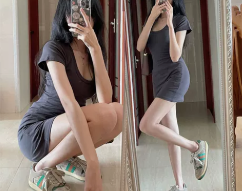 修身显瘦U领设计感显身材裙子女夏辣妹纯欲风...