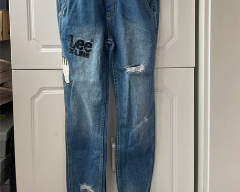 Lee纯棉背带牛仔裤s码 尾单货 给孩子买...