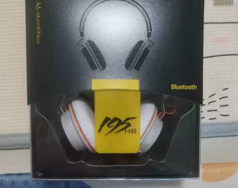 全新未使用，REMAX 195HB耳麦，白...