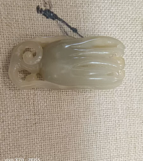 和田玉佛手瓜老物件玉雕,寓意广施善缘,善结...