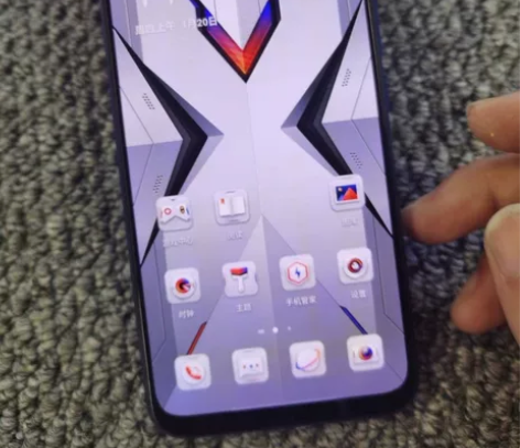 “可换机″努比亚play-5g版有游戏肩键...