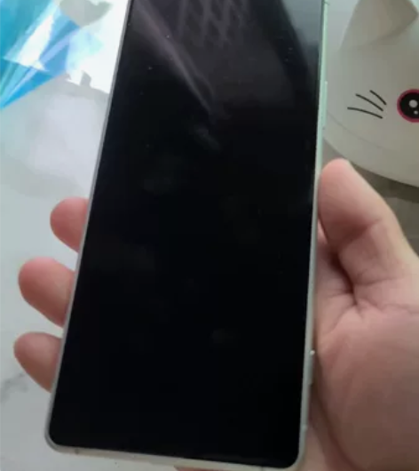 索尼Xperia1 II 月梨白，上手温润...