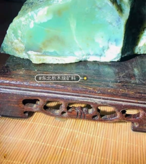 孤山糖白矿料原石，已切玉质细腻微带糖。重5...