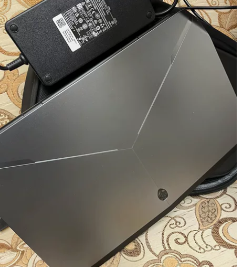 ?出售个人用闲置DELL戴尔外星人笔记本电...