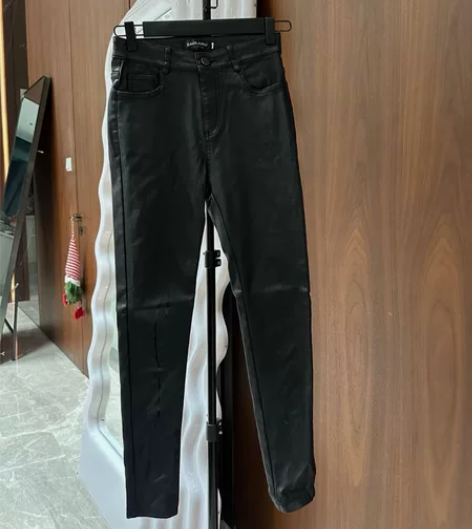 黑色皮裤S码，加绒滴，薄绒，全新 记得是m...