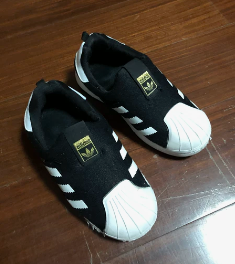 阿迪儿童32码贝壳鞋 轻便春秋款 内长19...