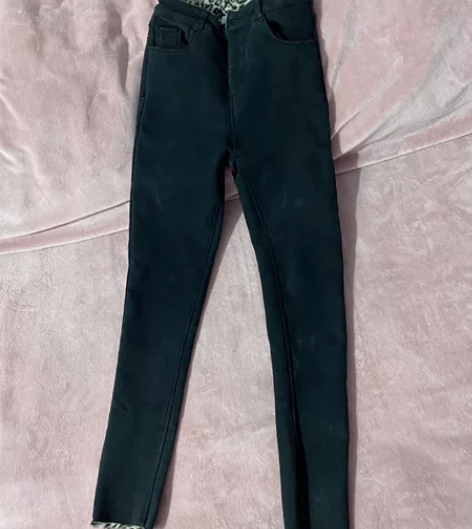 烟灰色加绒女士牛仔裤 尺码：S里料：豹纹加...