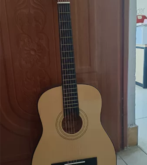 红棉吉他全新出，无任何质量问题，音质不错，...