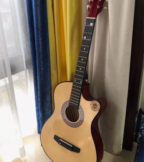 自用吉他，低价出手 感兴趣的话点“我想要”...