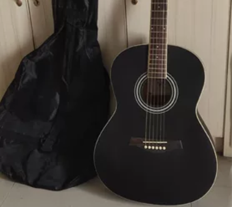 99新吉他，低价处理，自提。 感兴趣的话点...