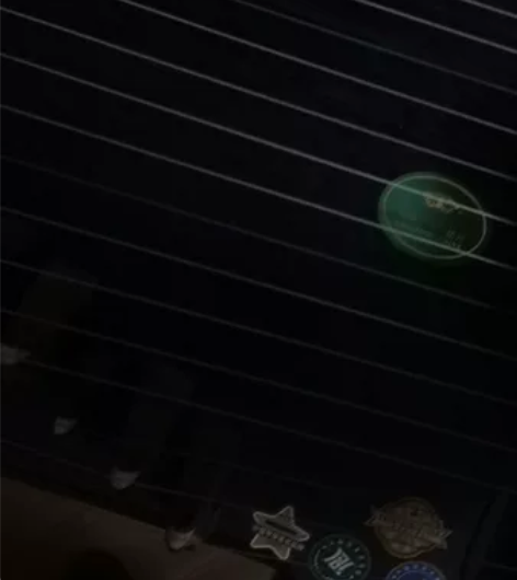 闲置古筝，音色大气，保养很好。只有筝和筝架...