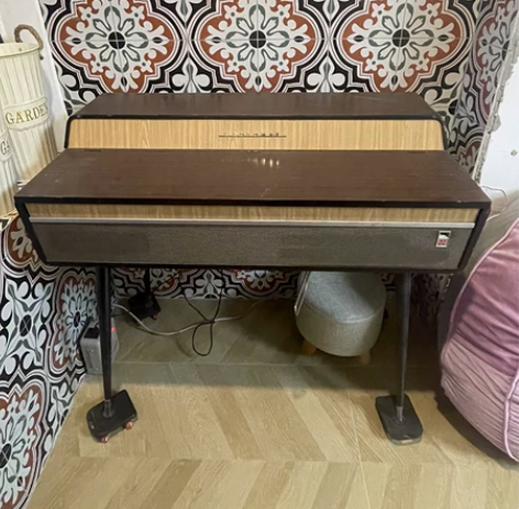 日本老电子钢琴，实木箱体，功能基本完好，6...