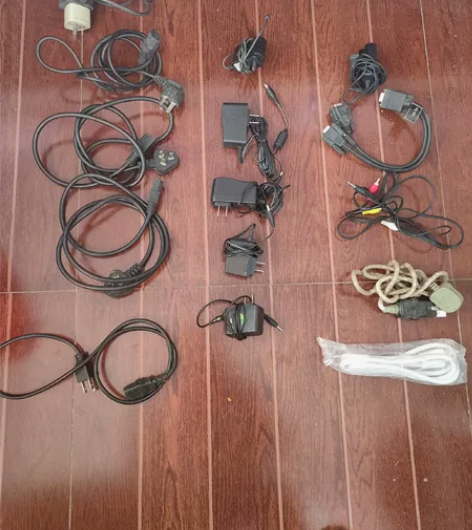 各种电脑影音家电电源线 打包出售 左列电脑...