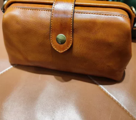 树膏植鞣老牛皮女士包包，可斜挎单肩 皮质较...