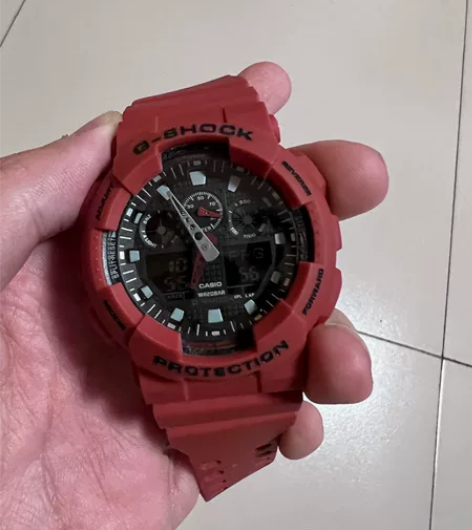 卡西欧 红色 买来一直没怎么戴过 低价出售...