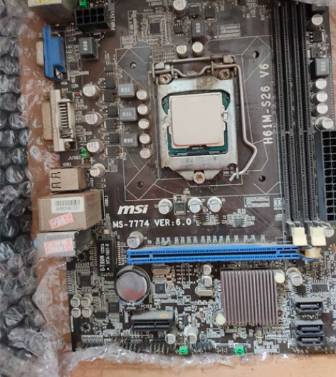 i3220与微星h61主板开了几分钟会花屏...
