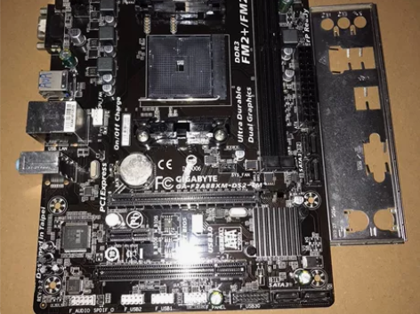 技嘉A88主板，升级替换下来的一张技嘉F2...