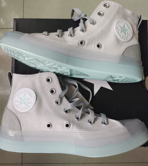 全新正品匡威帆布运动鞋，37.5码，便宜转...