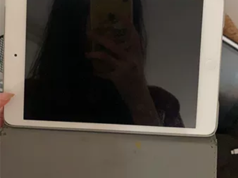 ipad很多年前 别人送的生日礼物可充电开...