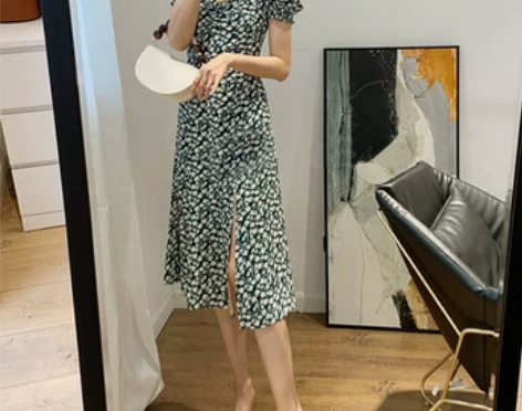 法式复古方领泡泡袖赫本风碎花裙收腰显瘦开叉...