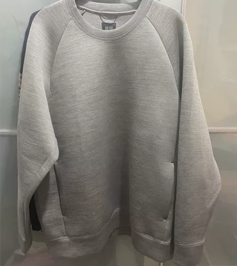 优衣库男士圆领空气层卫衣，95新，男装休闲...