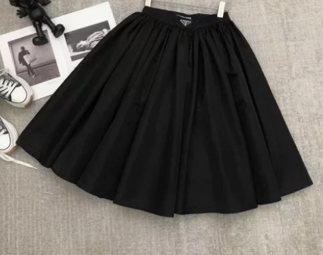 蓬蓬裙，短裙，半身裙，过膝，很漂亮，生完二...