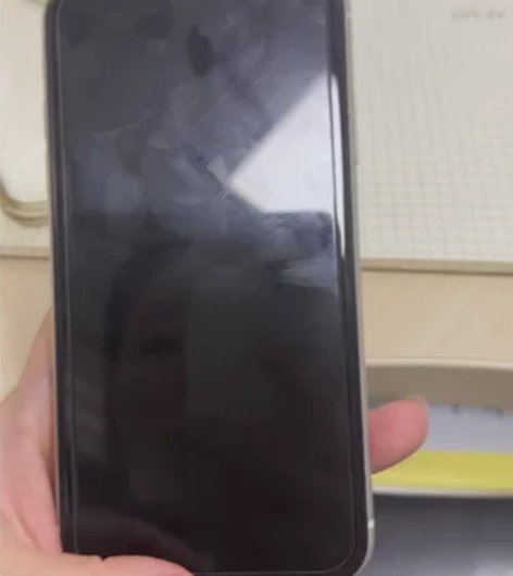 苹果11，128g，自用便宜出，无划痕，想...