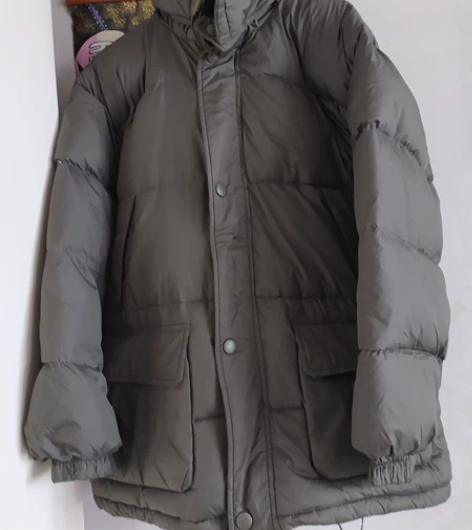 闲置，男式羽绒服，买完发现有点大，便宜处理...
