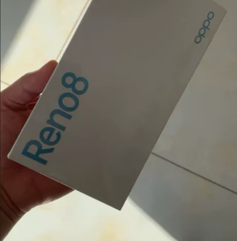 OPPO Reno8 全新未拆封,封膜都在...