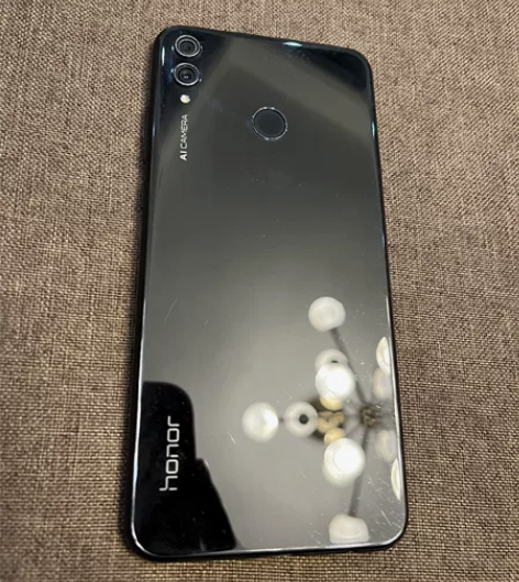 荣耀8X,6+128,适合工作手机,有轻微...