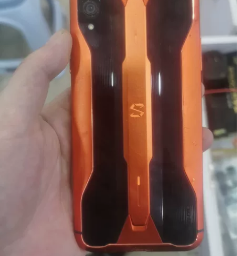 黑鲨2pro12+128内爆售出不退 感兴...