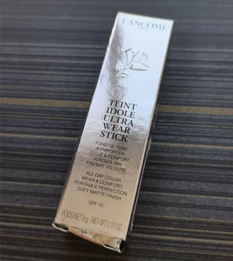 兰蔻粉底条025 屯多了用不完，日期不太好了