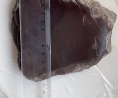 端砚老水麻料子，满堂碎冻透底，背面有轻微虫...