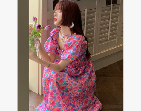 乌龙羊法式红色碎花连衣裙女夏高级感泡泡袖高...