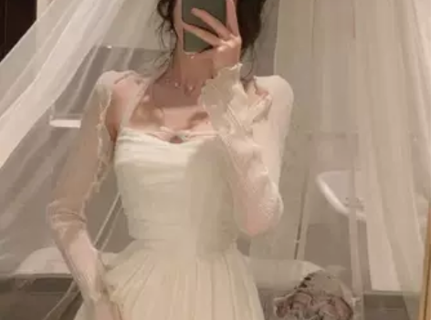 挂脖连衣裙女夏法式茶歇无袖吊带纯欲仙女小白...