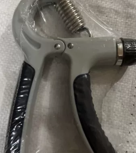 闲置很多可调节握力器，全新的，需要的拍吧，...