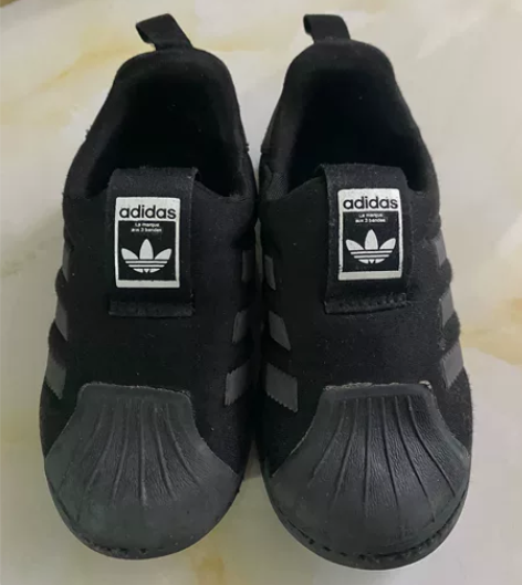 阿迪三叶草贝壳头运动鞋7k 新旧如图没有破...