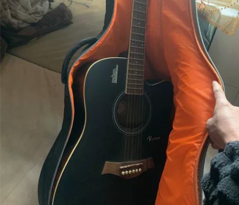 吉他 送入门课本 买来没用过 不会玩 感兴...