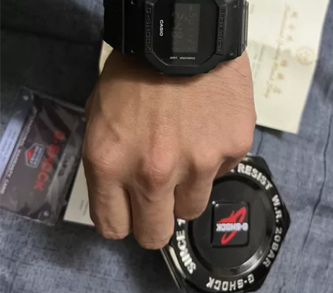 CASIO 卡西欧小方块手表 便宜出 有购...