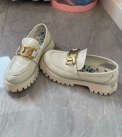 高端欧货新款女真皮米色乐福鞋单鞋36码九九...