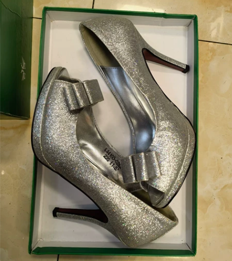 kisscat鱼口单鞋，有防水台，银色，3...