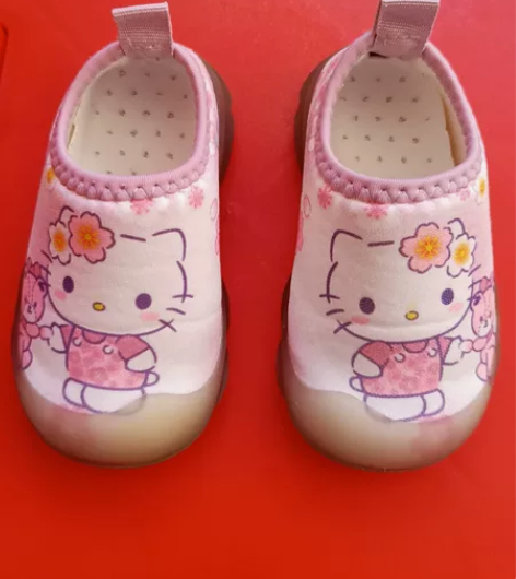 女宝软底鞋，20码，内长12.5左右，图案...