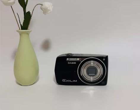 卡西欧 Z2000黑色， 1410万高像素...