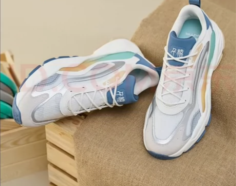 安踏男鞋，全新未穿！实体店购入 感兴趣的话...