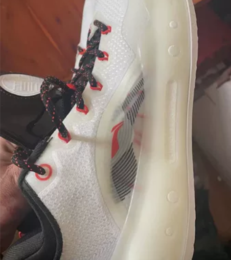 错版李宁1443.5一双  价格550包邮...