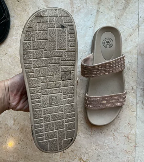 骆驼凉鞋，拖鞋，凉拖，没怎么穿过20包邮出...